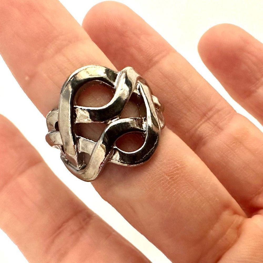Apex grey ring - Picture 2 of 9